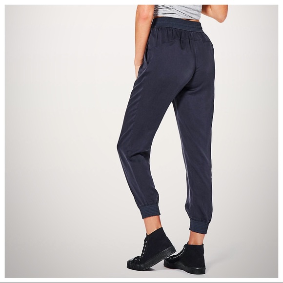 Lululemon Jogger - Picture 3 of 7